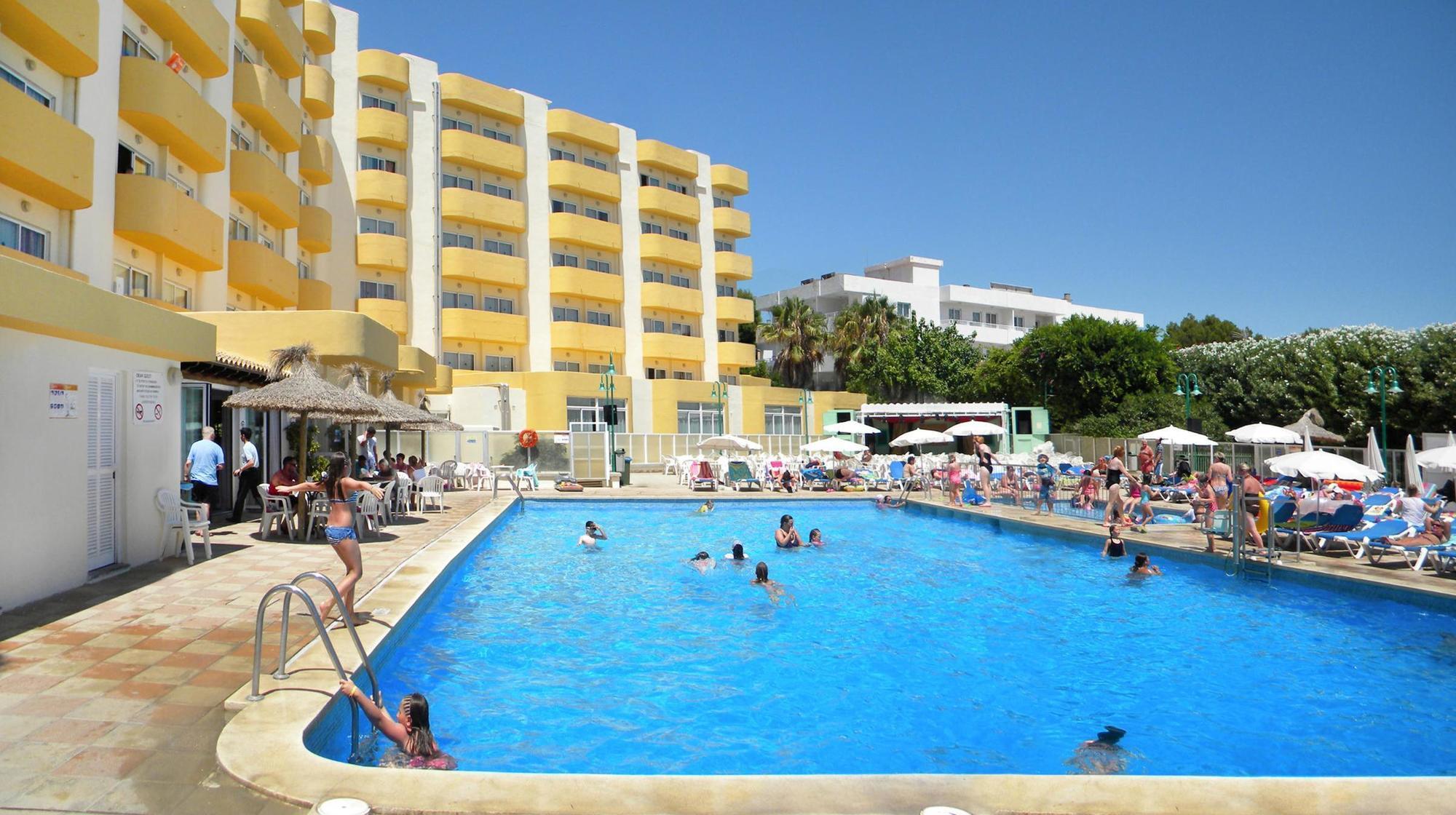 Aluasun Continental Park Hotel & Apartments Playa de Muro  Kültér fotó